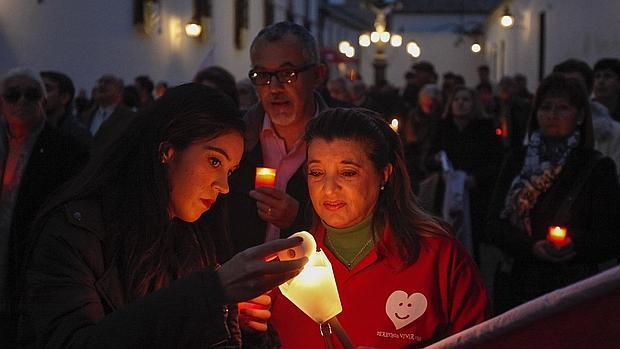 Participantes en el acto de ayer de la Plataforma Córdoba por el Derecho a la Vida