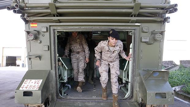 Militares en la base de Cerro Muriano