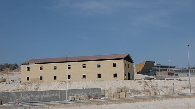 Naves del polígono Cerro Gordo en Lucena