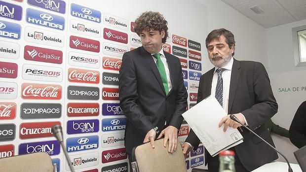 Emilio Vega y Carlos González, director deportivo y presidente del Córdoba CF