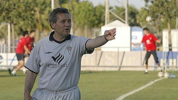 ¿Qué entrenadores han dirigido más veces al Córdoba CF?