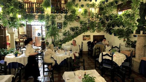 Puerta Sevilla ofrece de viernes a domingo un menú de San Valentín