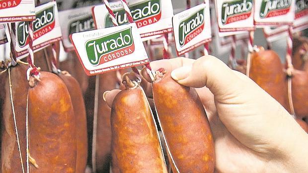 Productos elaborados en una de las industrias cárnicas de Espejo