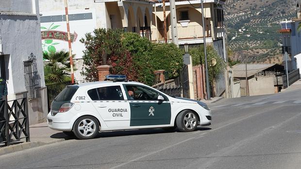 Agentes de la Guardia Civil en Sileras