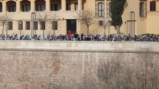 El pelotón, en las calles de Córdoba