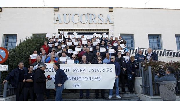 Protesta de trabajadores de Aucorsa