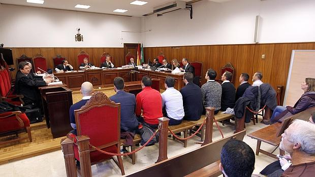 Acusados por el presunto amaño en las oposiciones a bombero del Ayuntamiento durante el juicio