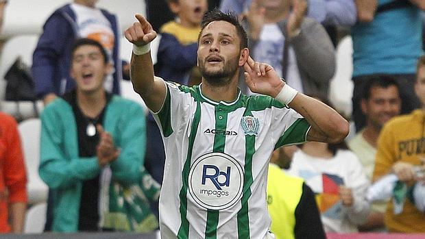 Florin Andone celebra un gol para los blanquiverdes