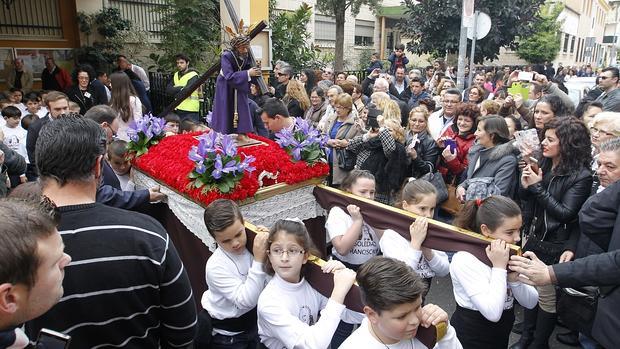 Procesión infantil del colegio franciscano de Guadalupe, en Córdoba