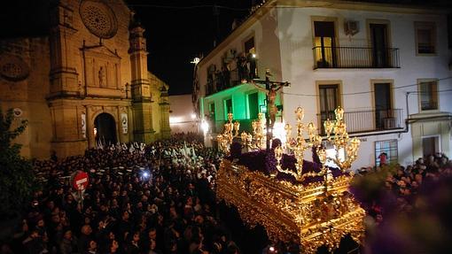 Cristo de la Misericordia saliendo de San Pedro