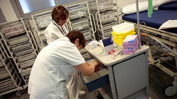 Los profesionales de enfemería pueden prescribir, dispensar y administrar determinados fármacos en Andalucía