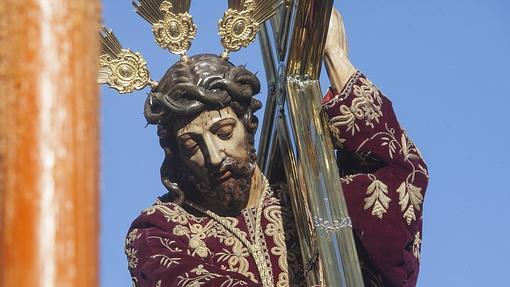 Imagen del Nazareno en procesión