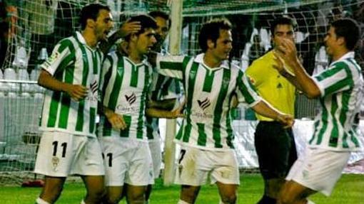 El Córdoba celebra un gol en la temporada 2007/2008