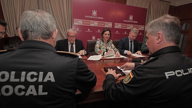 Emilio Aumente, Isabel Ambrosio y Juan José Primo Jurado, ayer