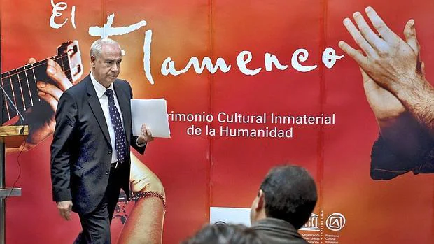 Luciano Alonso, en la presentación de un festival flamenco en Nimes