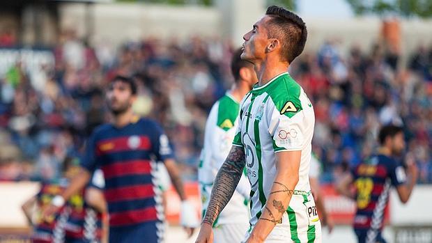 Pineda se lamenta de la derrota ante el Llagostera