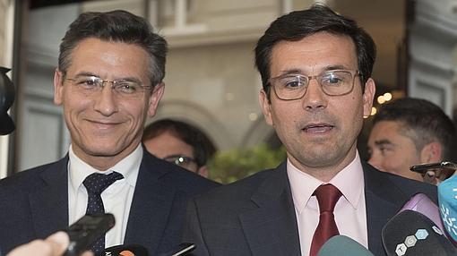 Luis Salvador (Ciudadanos) junto al alcaldable Francisco Cuenca (PSOE)