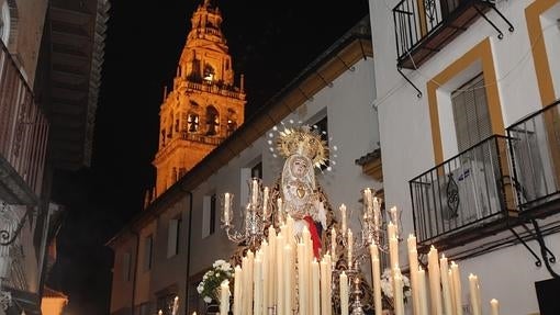 Virgen de los Dolores a su salida de la Catedral