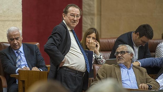 De Llera, primer consejero del Gobierno andaluz reprobado por el Parlamento