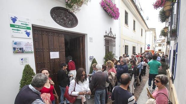 Colas en la calle Pastora