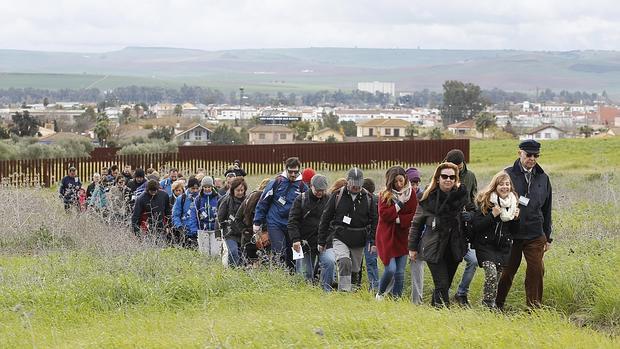 Participantes en una de las visitas guiadas