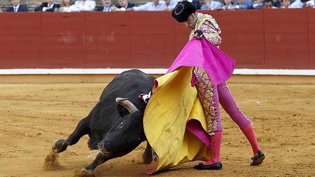 Dos orejas para Talavante y una para Marín en la primera corrida de la Feria de Córdoba