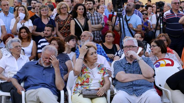 Anguita, Parrado y Moreneo en la presentación de la candidatura de Unidos Podemos