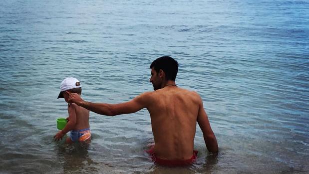 Novak Djokovic descansa con su familia en Marbella