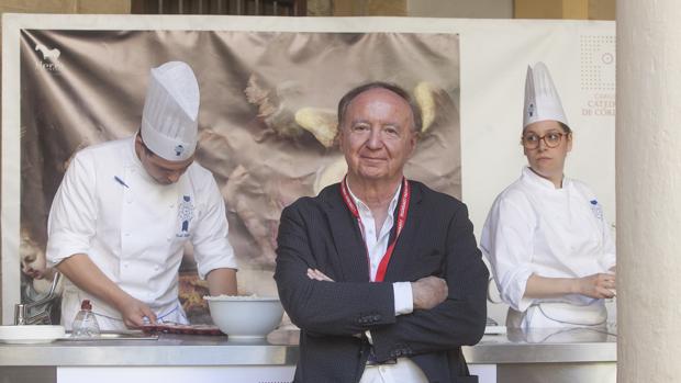 El crítico gastronómico Capel, este sábado en el Palacio Episcopal