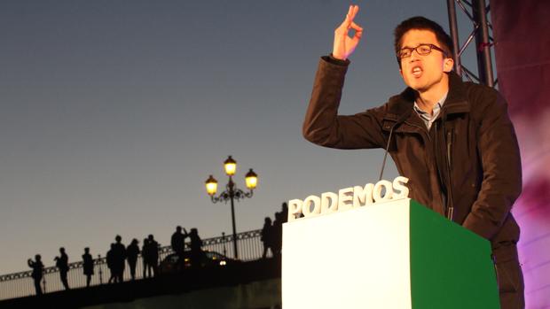 Íñigo Errejón durante un acto electoral que Podemos ya celebró en el Muelle de la Sal