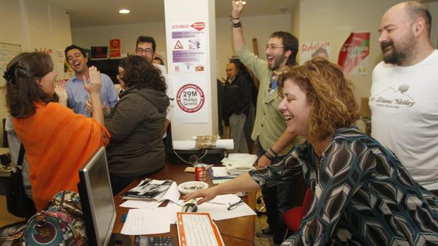 Noche electoral en la sede de IU en Córdoba durante unas elecciones