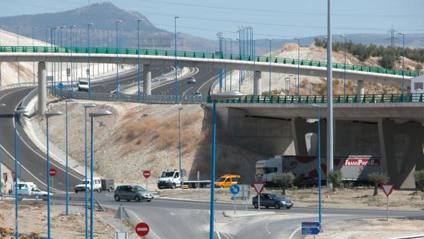 Tramo de la Autovía del Olivar a la altura de Lucena