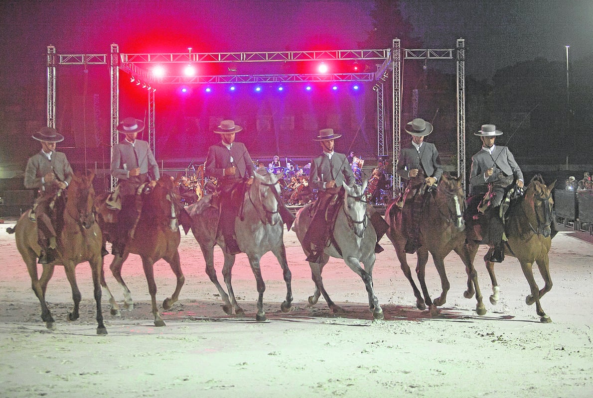 Espectáculo ecuestre en las Caballerizas Reales