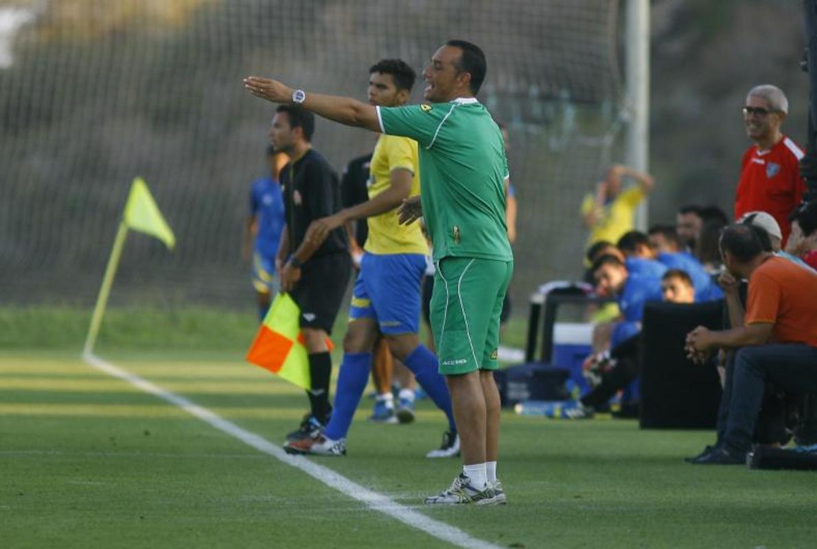 Oltra, en el partido de pretemporada inaugural del curso 15-16