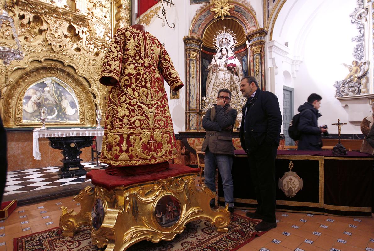 Nueva túnica de Nuestro Padre Jesús de la Sentencia