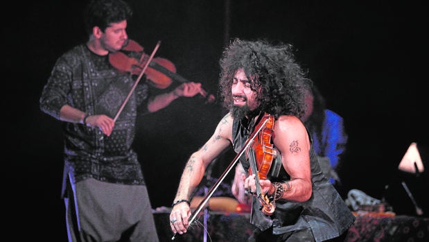 El violinista Malikian en una actuación en el Gran Teatro de Córdoba