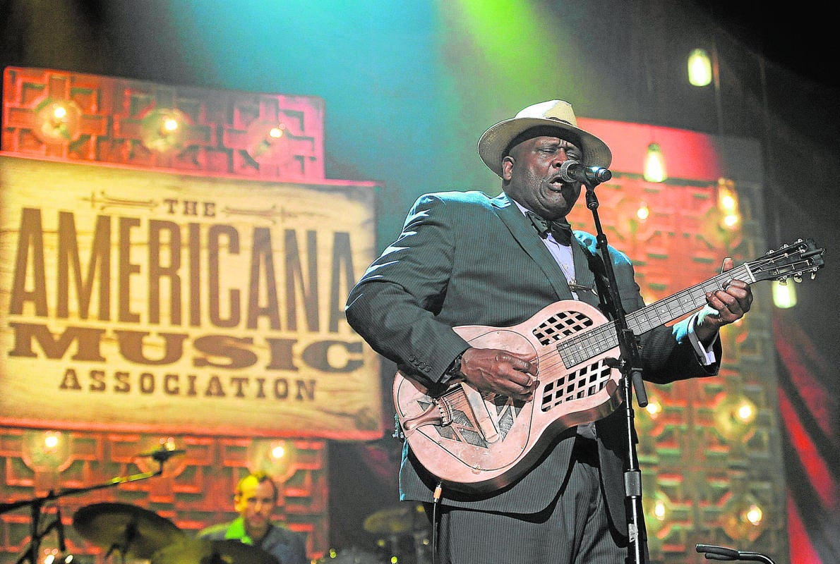 Taj Mahal, durante un concierto reciente