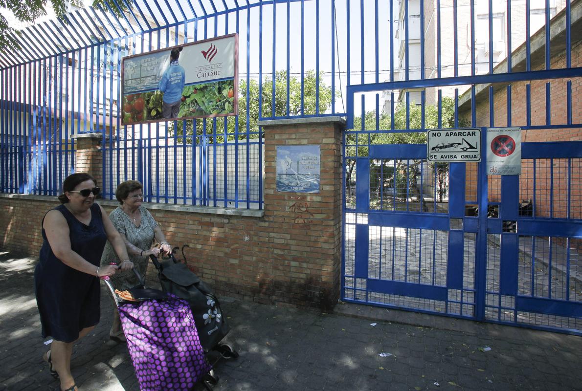 Los huertos urbanos de Guadalquivir Futuro, en el Sector Sur, cerrados ayer al mediodía