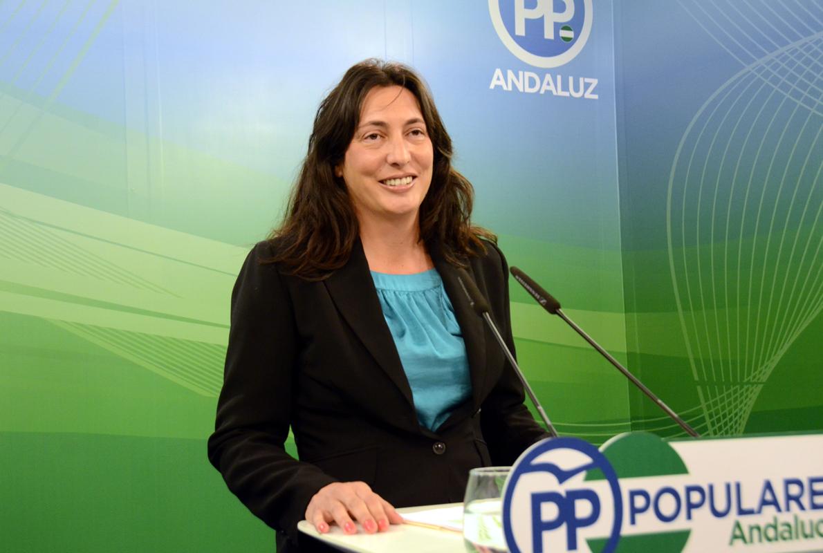 Dolores López durante una rueda de prensa en la sede del PP-A