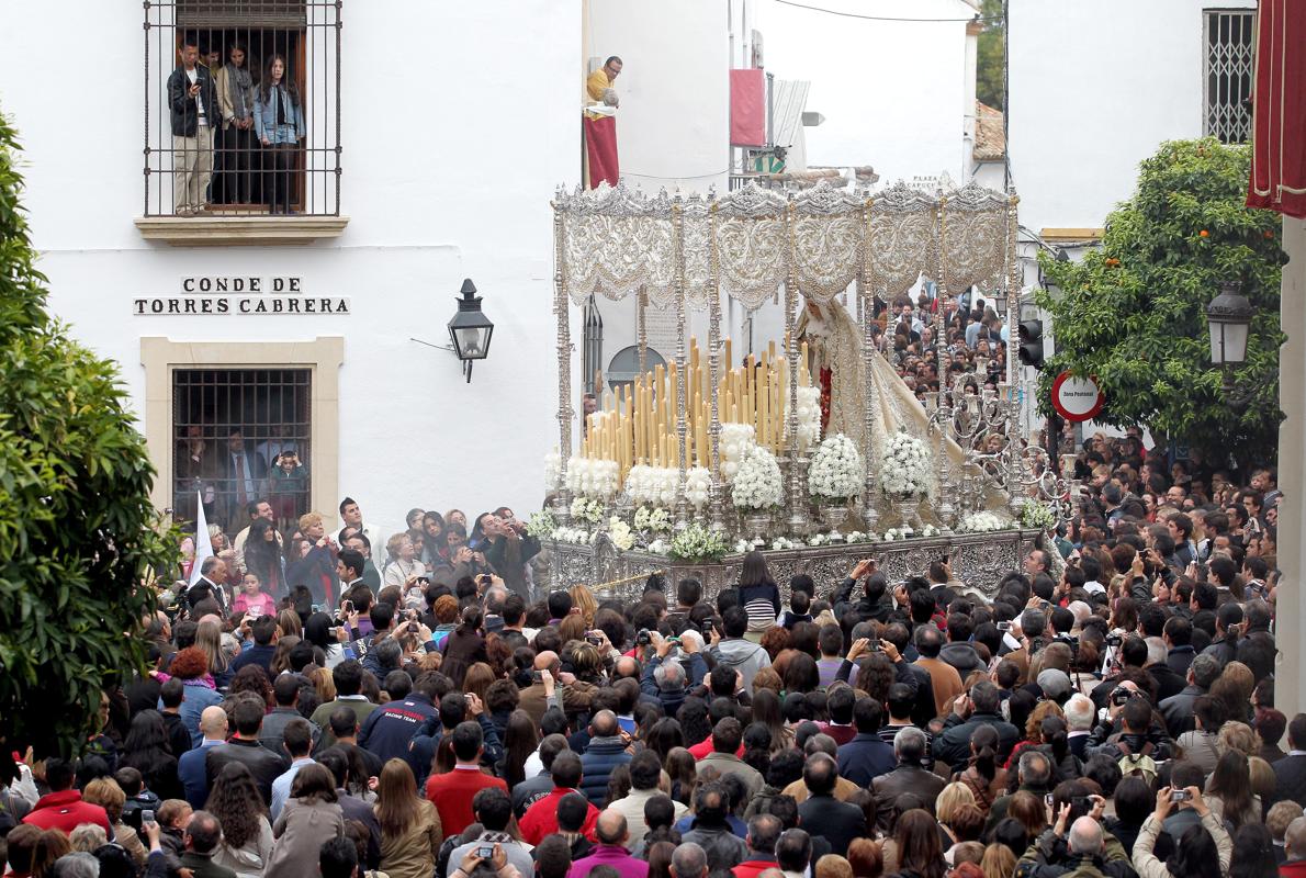 María Santísima de la Paz y Esperanza durante su procesión