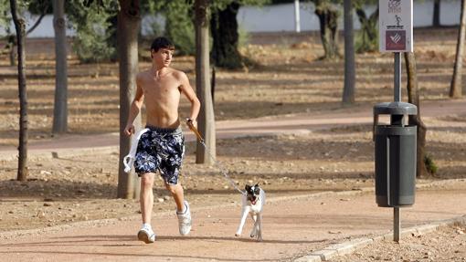 Hay que evitar el ejercicio al aire libre en las horas centrales del día