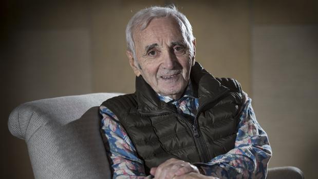 El cantante Charles Aznavour, aún en forma a los 92 años