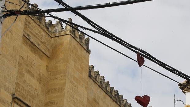 La eliminación de cableado en el entorno de la Mezquita-Catedral forma parte del plan