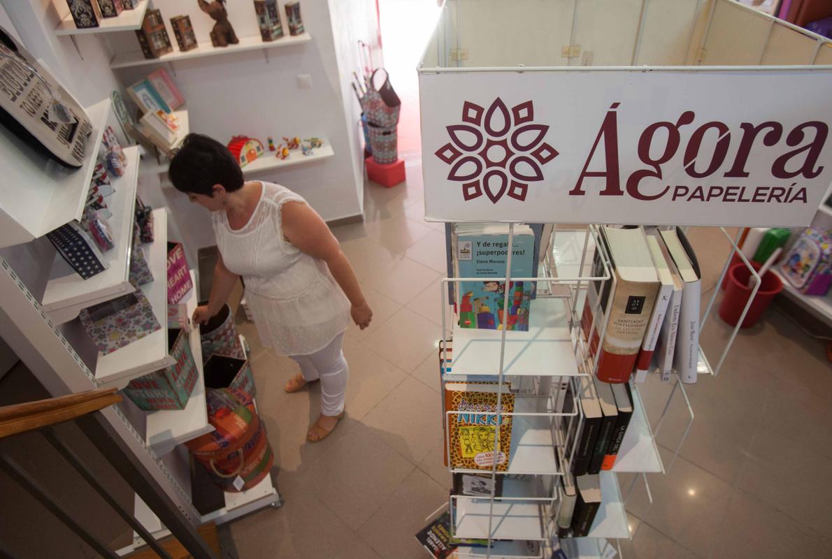 Interior de la papelería Ágora