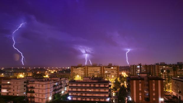 Una tormenta deja sin luz ni teléfonos a Pozoblanco