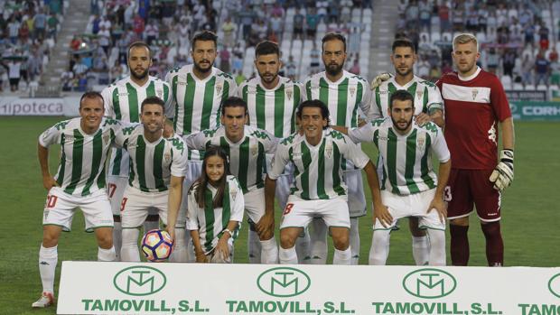 El equipo titular del Córdoba CF ante el Granada