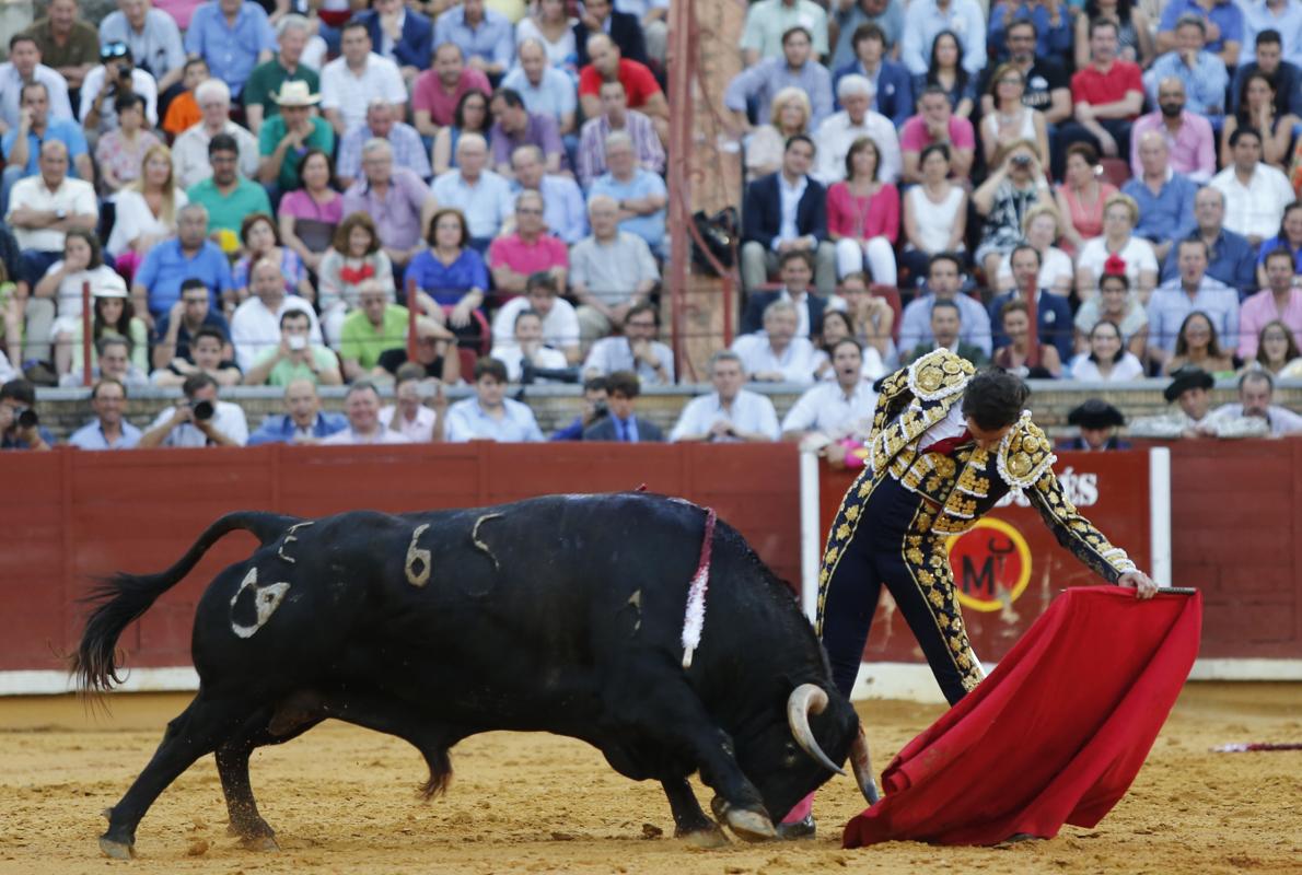 Finito de Córdoba, durante la Feria, en la lidia de «Laborador» que acabó generando gran polémica