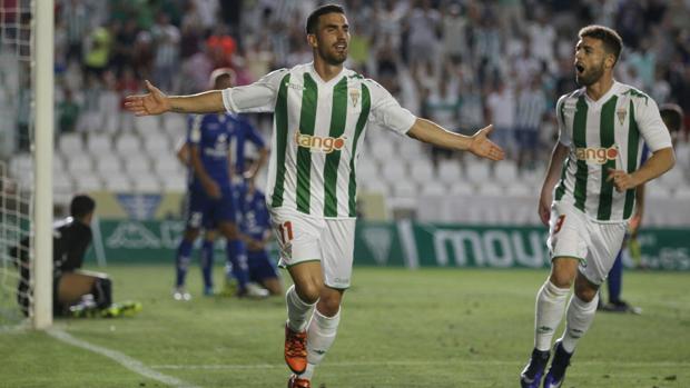 Victoria del Córdoba CF en el estreno ante el Tenerife