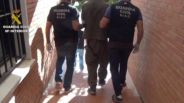 Una de las detenciones realizada por la Guardia Civil