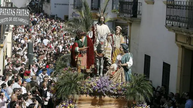 Momento de la procesión del Domingo de Ramos